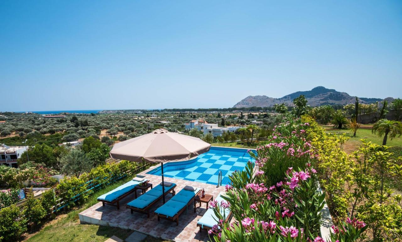 Villa Village *