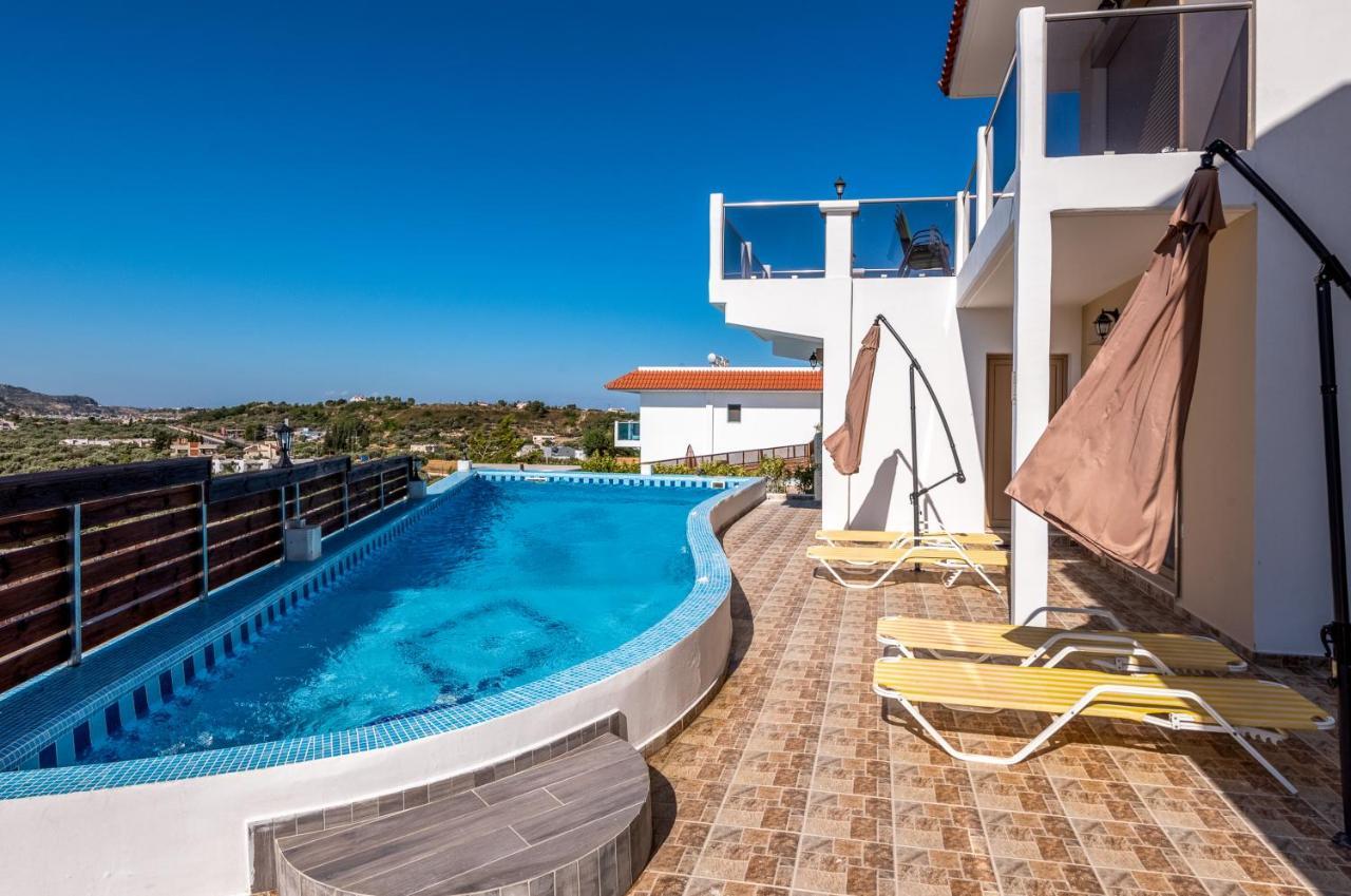 Villa Village *