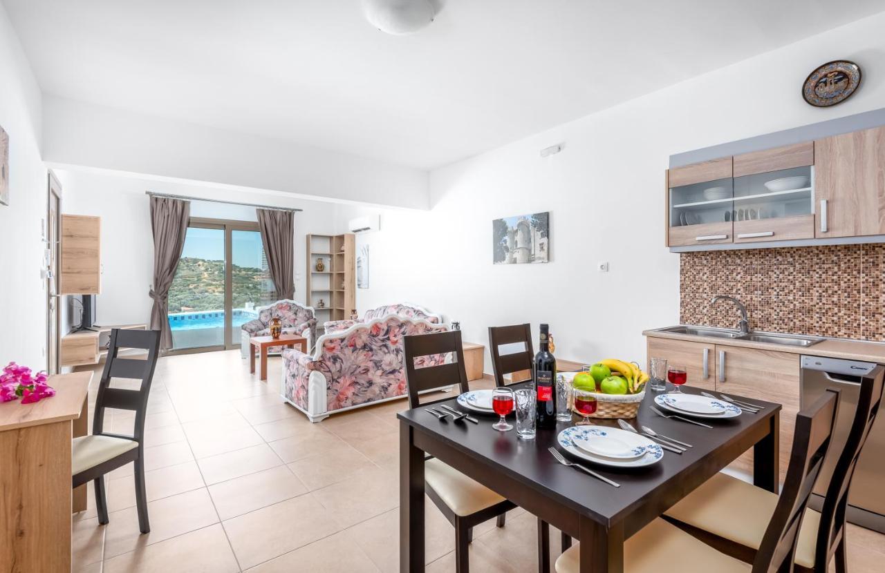 Villa Village *